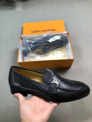 Louis Vuitton Casual Shoes - Stylish and Comfortable Footwear
